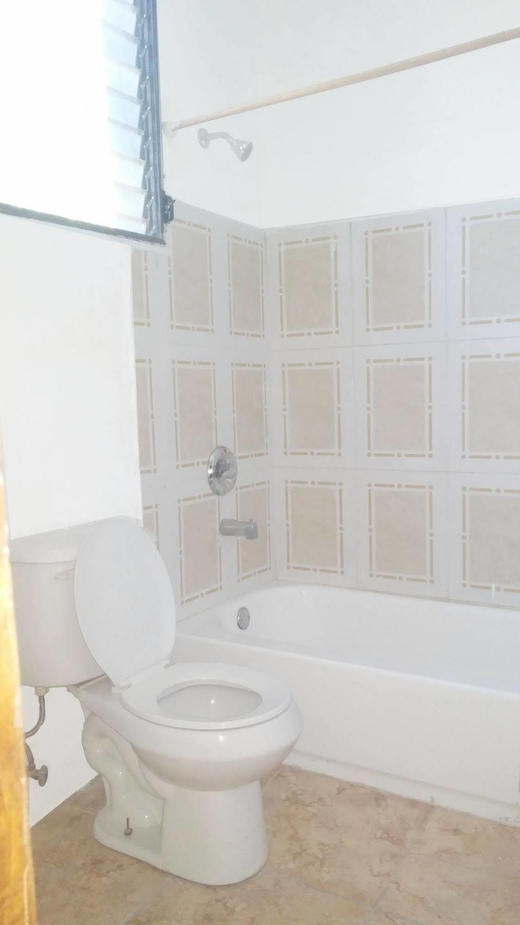 Le Dubourg Guesthouse Montrouis Esterno foto